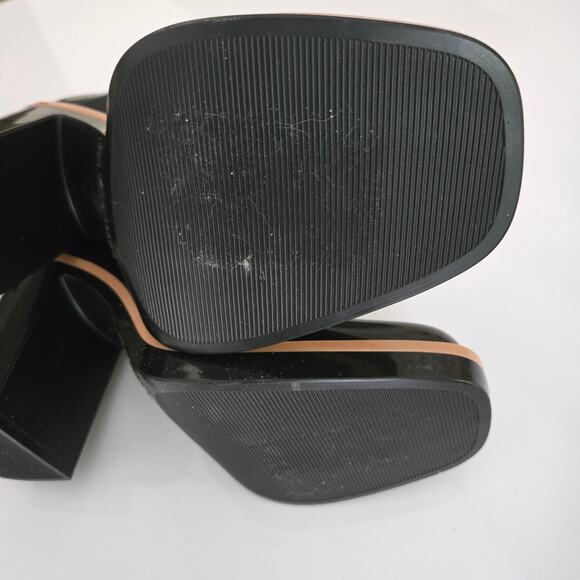 Melissa Classic Chunky Heel Waterproof Rain Boot in Black & Tan, US 8, EU 39 - Picture 9 of 10